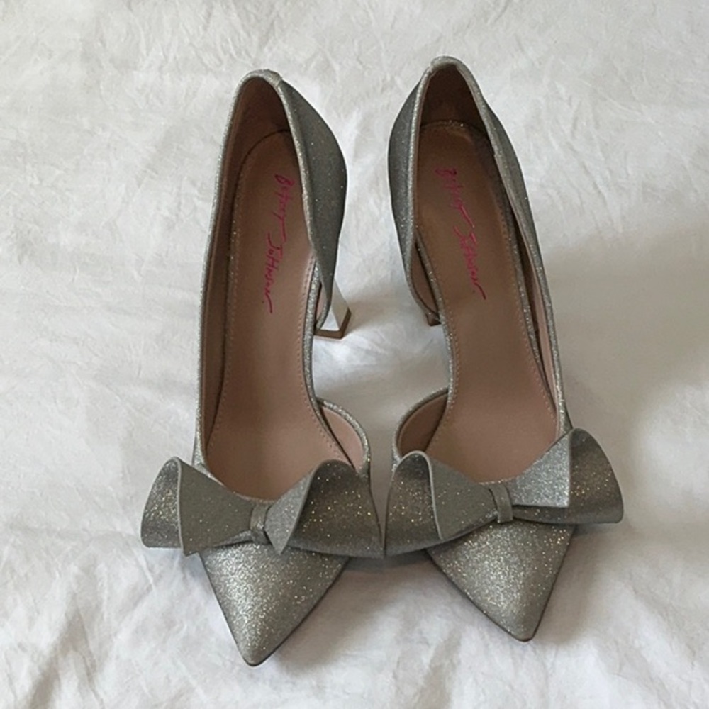Betsey Johnson Silver Glitter Bow Heels